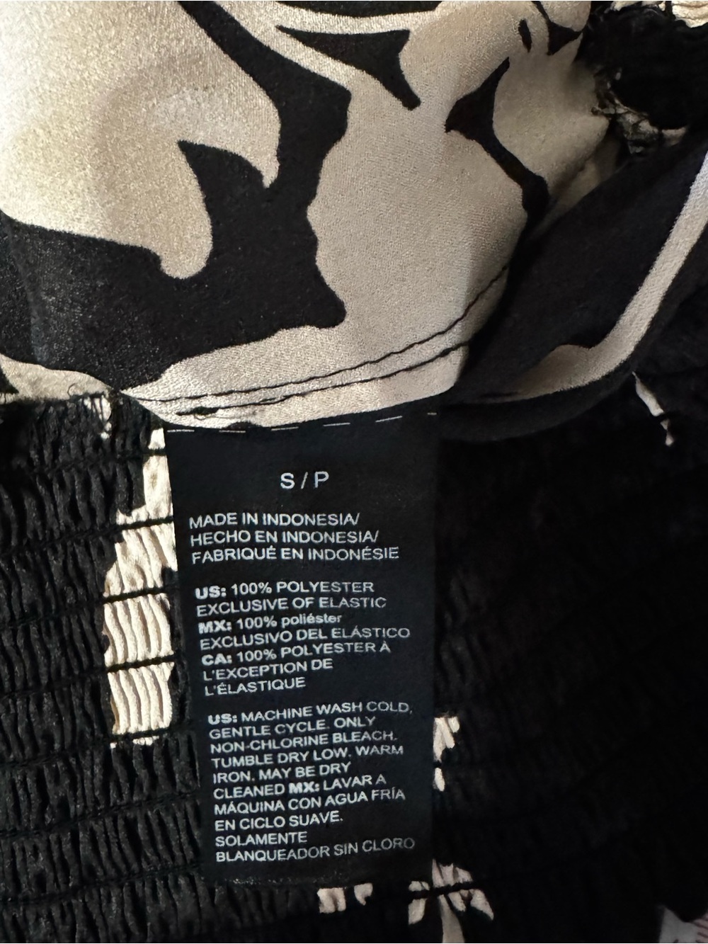 White House Black Market Black Floral V-Neck Blouson Top - Picture 9 of 9